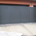 RD Šestajovice - pojezdová brána - aluminium plech + profil+ prášková brána